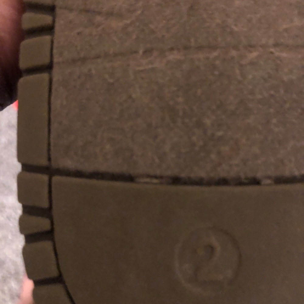 Shoes - Picture 4 of 4